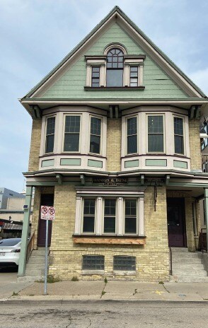 738-740 N James Lovell St, Milwaukee, WI à vendre - Photo de l’immeuble – Image 1 sur 8