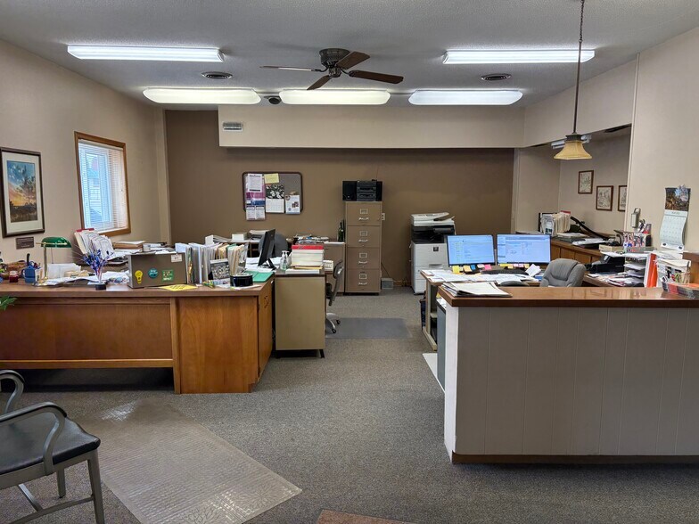 415 Broad Ave, Stanton, IA à vendre - Photo de l’immeuble – Image 3 sur 30