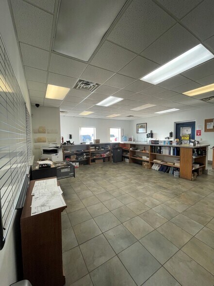 14207 Highway 2, Williston, ND à vendre - Photo intérieure – Image 3 sur 12