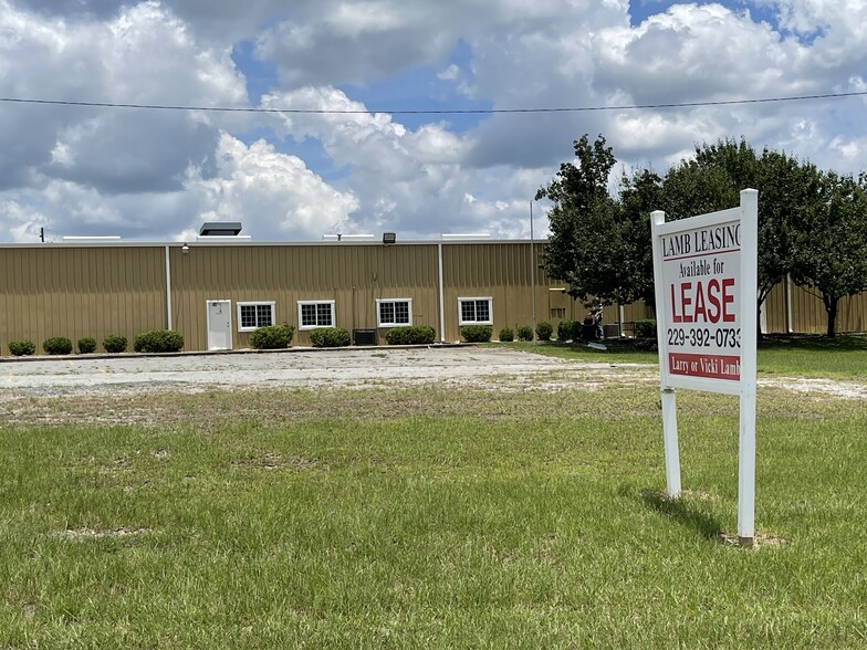 55 Lamb Loop, Tifton, GA à louer - Photo de l’immeuble – Image 1 sur 32
