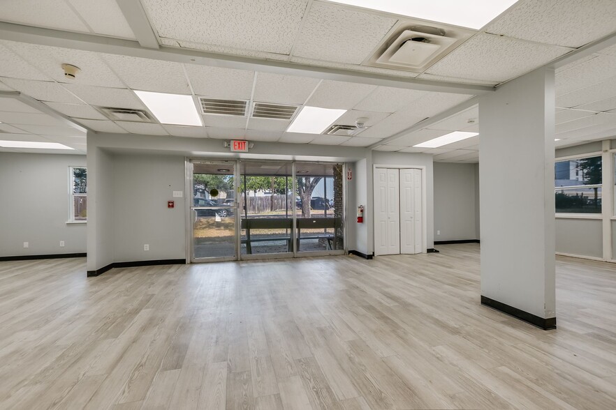 1701 Evergreen Ave, Austin, TX à louer - Photo intérieure – Image 3 sur 12