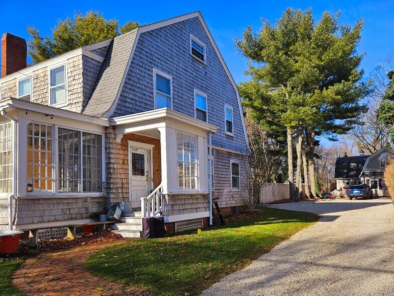 53245 Main Rd, Southold, NY à louer - Photo de l’immeuble – Image 2 sur 15