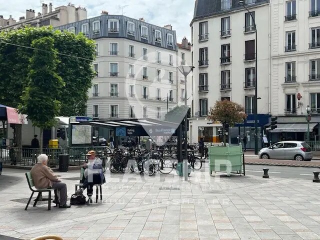 Local commercial dans Vincennes à louer - Photo de l’immeuble – Image 3 sur 3
