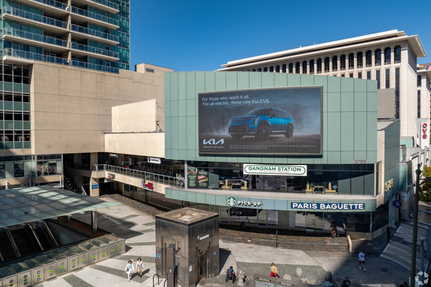 3785 Wilshire Blvd, Los Angeles, CA à louer - Photo de l’immeuble – Image 2 sur 4
