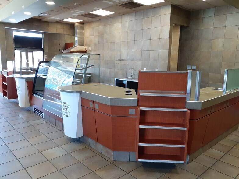 7074 Boston State Rd, Hamburg, NY à louer - Photo intérieure – Image 3 sur 13