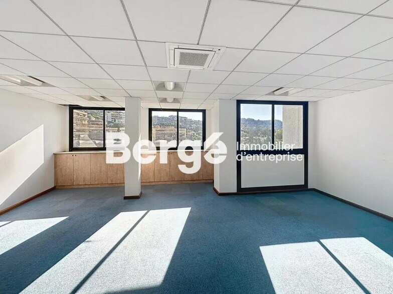 Bureau dans Le Cannet à louer - Photo de l’immeuble – Image 1 sur 22