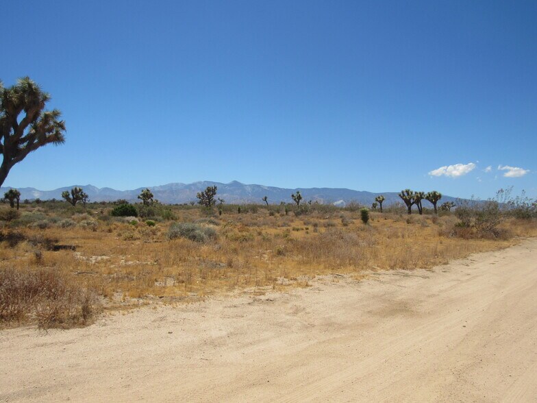 Goss Rd, Phelan, CA à vendre - Photo de l’immeuble – Image 2 sur 5