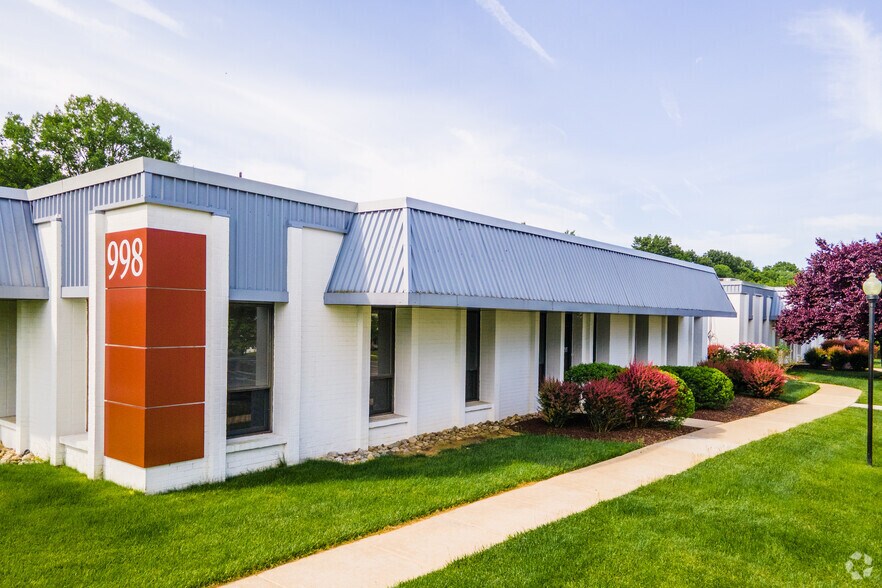 998 Old Eagle School Rd, Wayne, PA à louer - Photo de l’immeuble – Image 2 sur 9