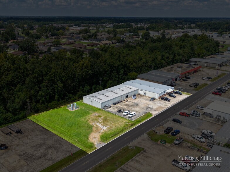 2137 S Philippe Ave, Gonzales, LA à vendre - Photo de l’immeuble – Image 2 sur 5