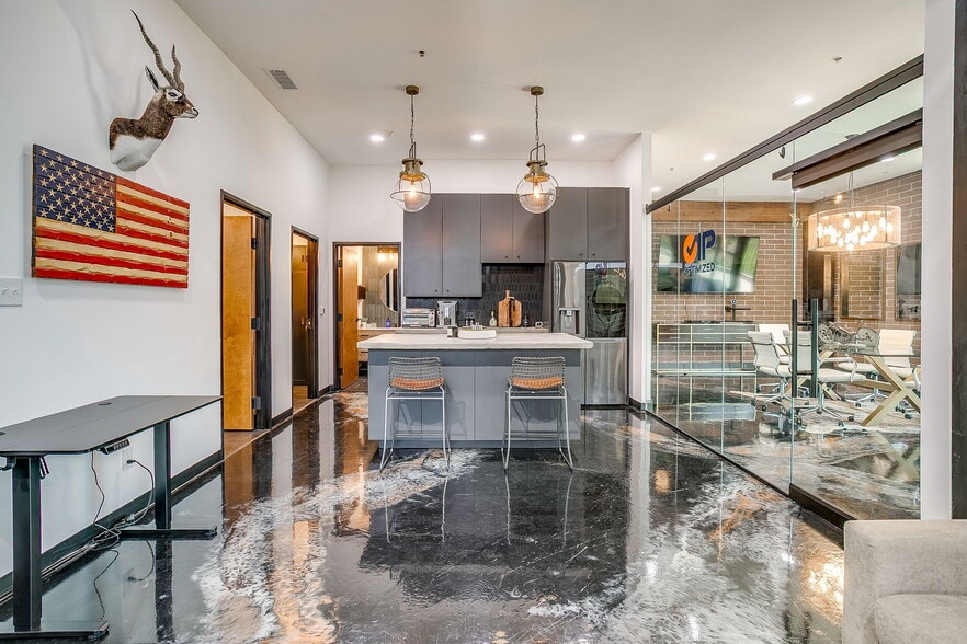 4451 Dale Earnhardt Way, Northlake, TX à louer - Photo intérieure – Image 1 sur 36