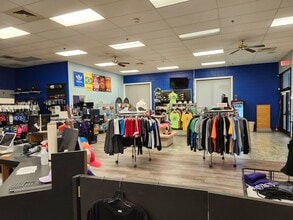 702 Mall Blvd, Savannah, GA à louer Photo intérieure– Image 1 sur 3