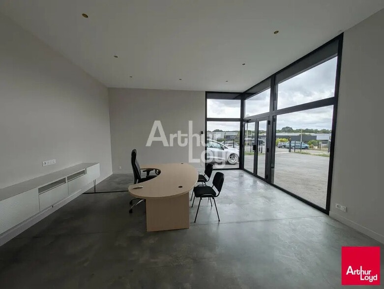 Local d’activités dans Guichen à louer - Photo intérieure – Image 2 sur 5