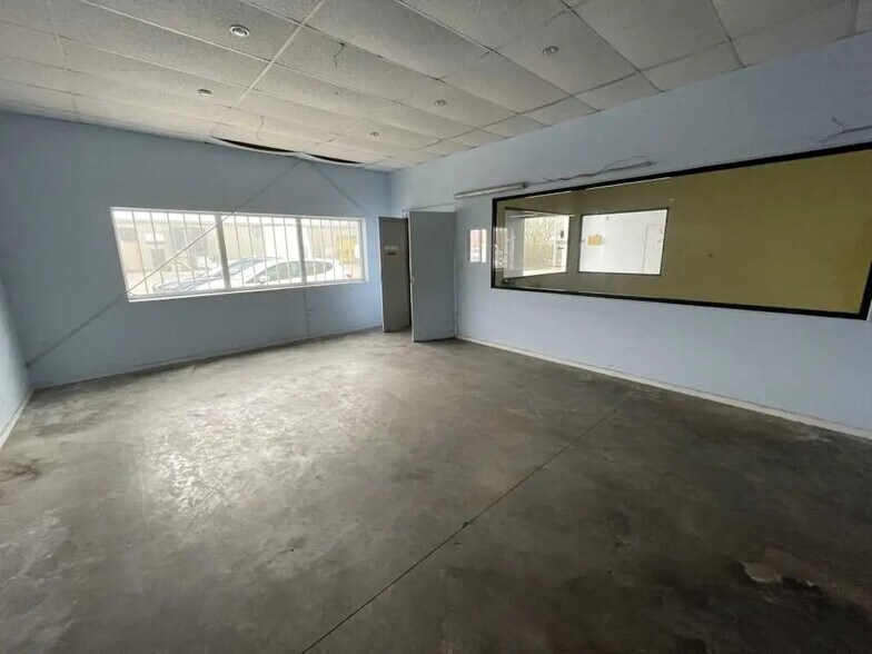 Bureau dans Barentin à louer - Photo intérieure – Image 3 sur 6