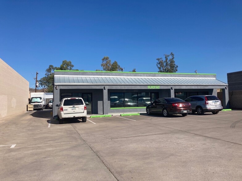 10812 N Cave Creek Rd, Phoenix, AZ à louer - Photo de l’immeuble – Image 2 sur 23