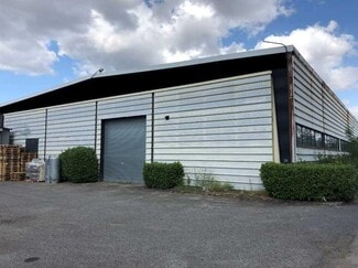 Plus de détails pour 6 Rue Yves Toudic, Vénissieux - Bureau, Local d'activités à louer