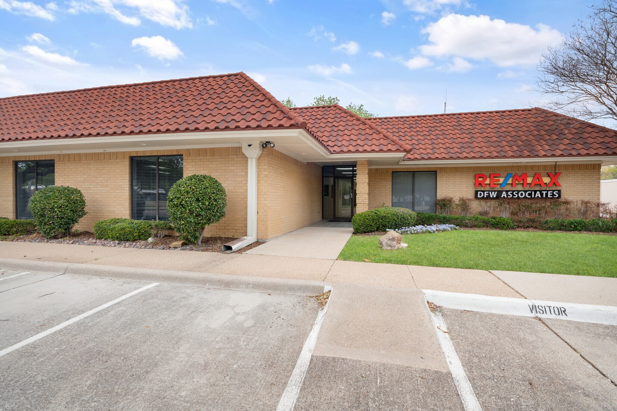 500 S Denton Tap Rd, Coppell, TX à louer Photo de l’immeuble– Image 1 sur 19