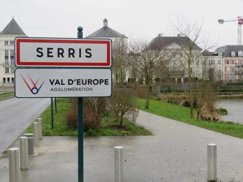 Bureau dans Chessy à vendre - Photo de l’immeuble – Image 2 sur 9