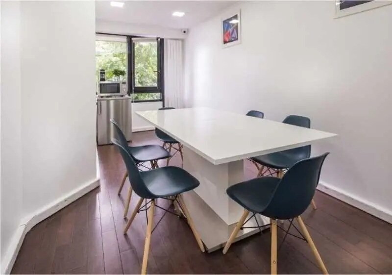 Bureau dans Neuilly-sur-Seine à louer - Photo intérieure – Image 2 sur 8