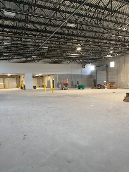 750 N 17th St, St Charles, IL à louer - Photo de l’immeuble – Image 3 sur 7