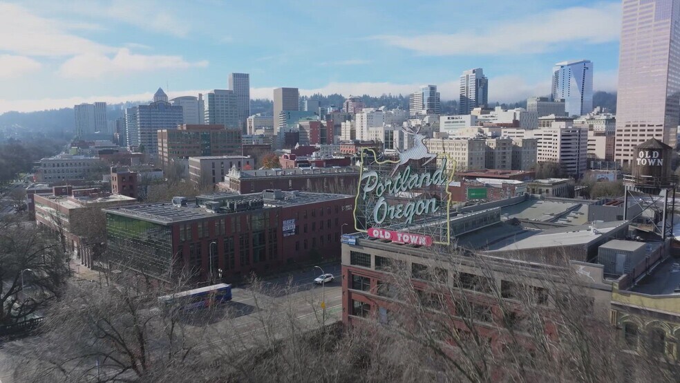 308 SW 1st Ave, Portland, OR à louer - Vidéo sur l’annonce professionnelle – Image 2 sur 13