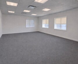 133 E Putnam Ave, Cos Cob, CT à louer Photo intérieure– Image 2 sur 7