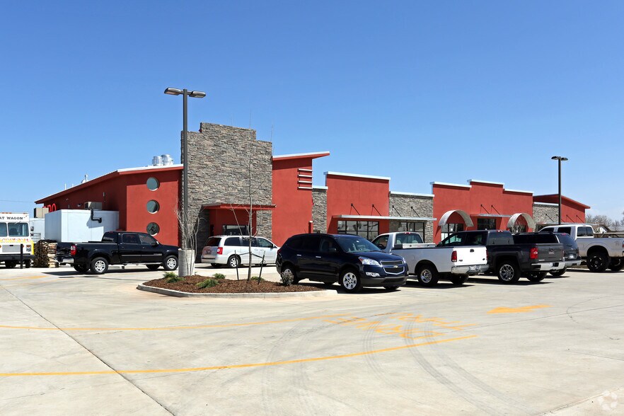 1991 Tower Dr, Oklahoma City, OK à louer - Photo de l’immeuble – Image 3 sur 5