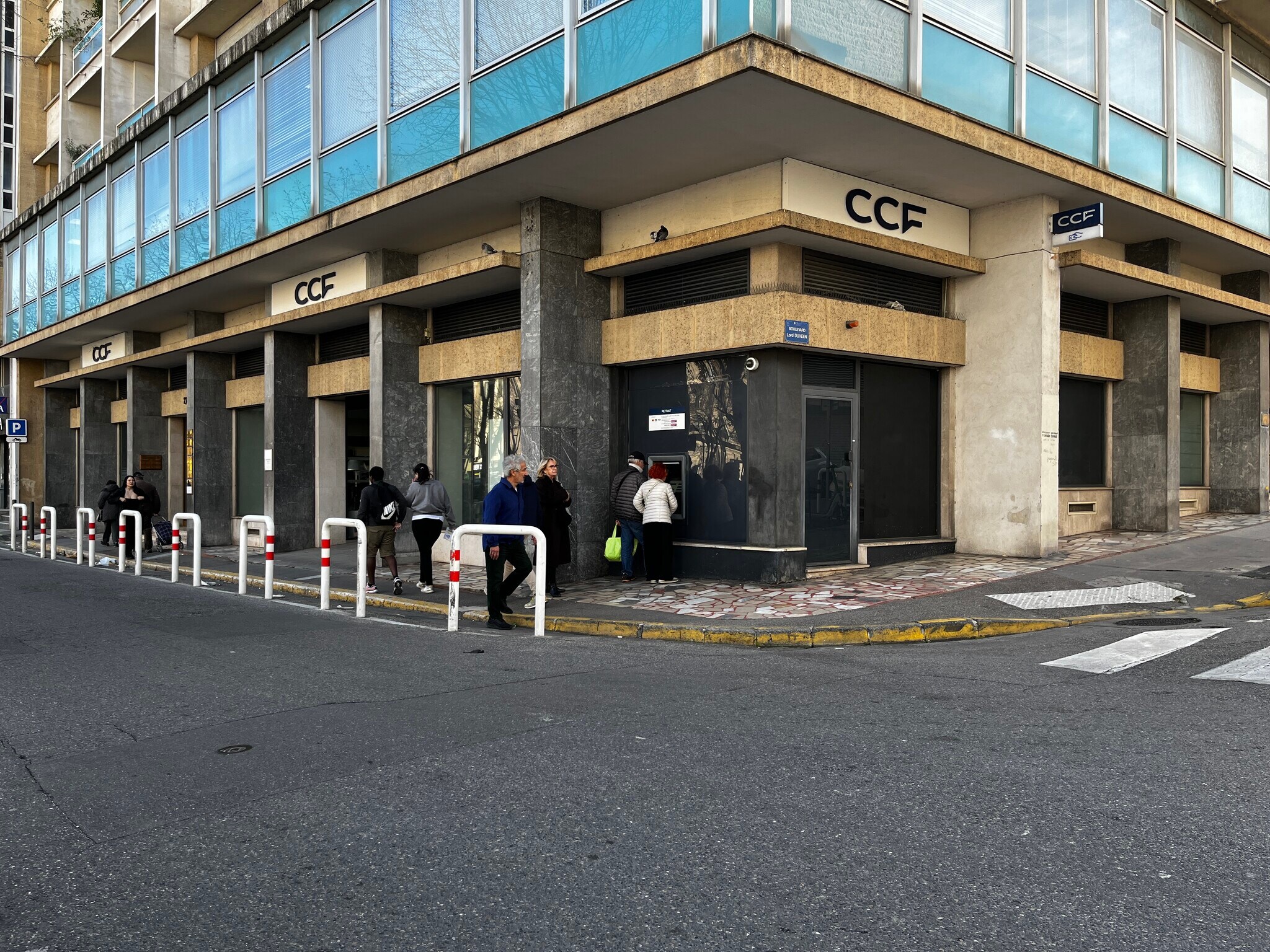 Bureaux/Local commercial dans Marseille à louer Photo de l’immeuble– Image 1 sur 7