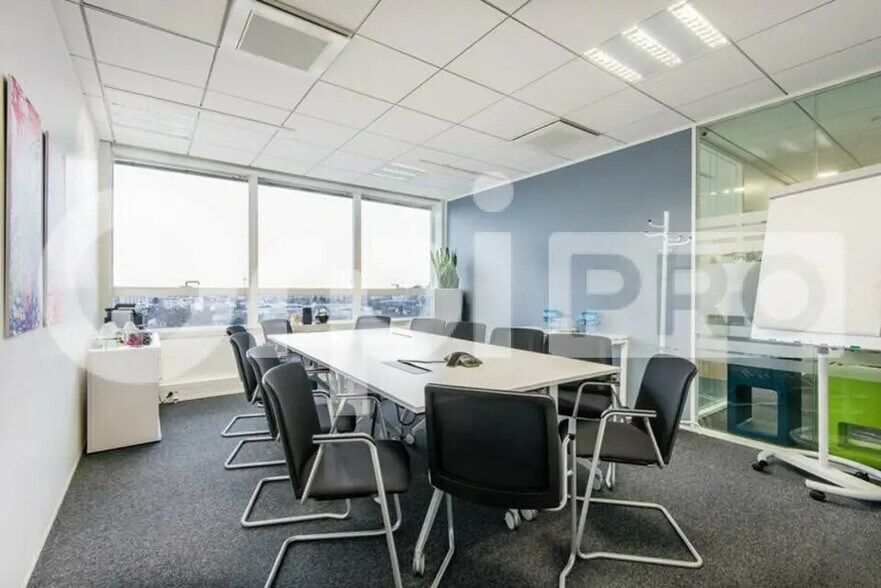 Bureau dans Fontenay-sous-Bois à louer - Photo de l’immeuble – Image 1 sur 5