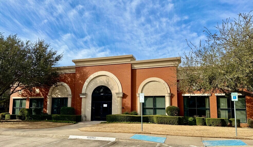 2560 SW Grapevine Pky, Grapevine, TX à louer - Photo de l’immeuble – Image 2 sur 6