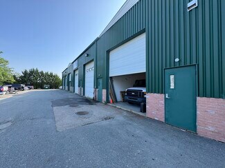 Plus de détails pour 1650 W Main Rd, Portsmouth, RI - Industriel/Logistique à louer