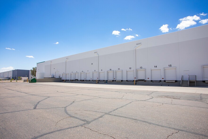 101 N 104th Ave, Tolleson, AZ à louer - Photo de l’immeuble – Image 2 sur 6