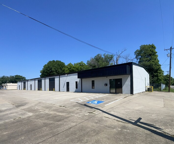 6009-6011 Midway Rd, Haltom City, TX à louer - Photo de l’immeuble – Image 1 sur 5