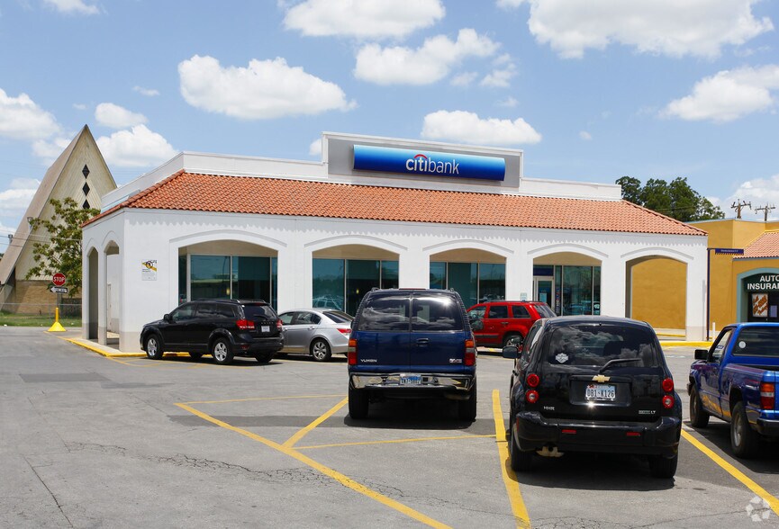 803 Castroville Rd, San Antonio, TX à vendre - Photo de l’immeuble – Image 2 sur 2