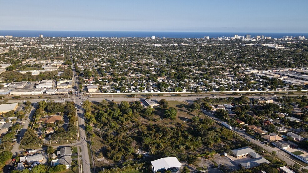 NE 33rd St, Pompano Beach, FL à vendre - Photo de l’immeuble – Image 1 sur 7