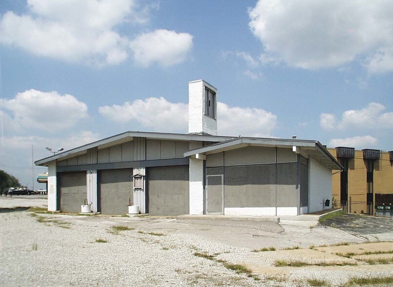 7201 Natural Bridge Rd, Normandy, MO à louer - Photo de l’immeuble – Image 3 sur 5
