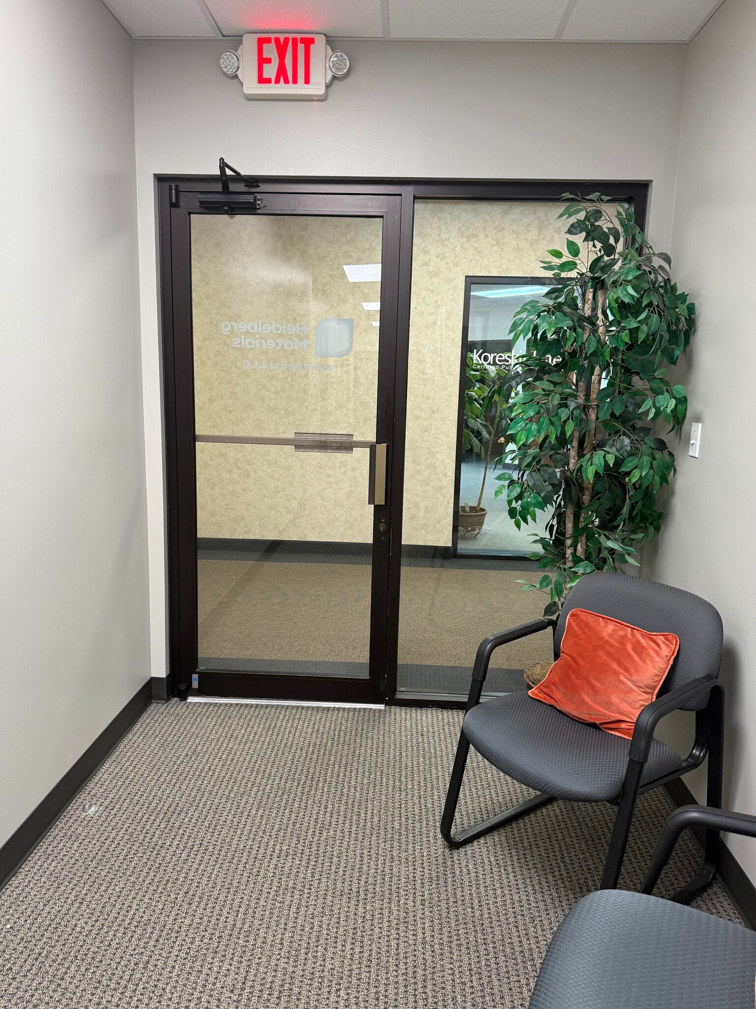 300 Star Ave, Parkersburg, WV à louer Photo intérieure– Image 1 sur 4