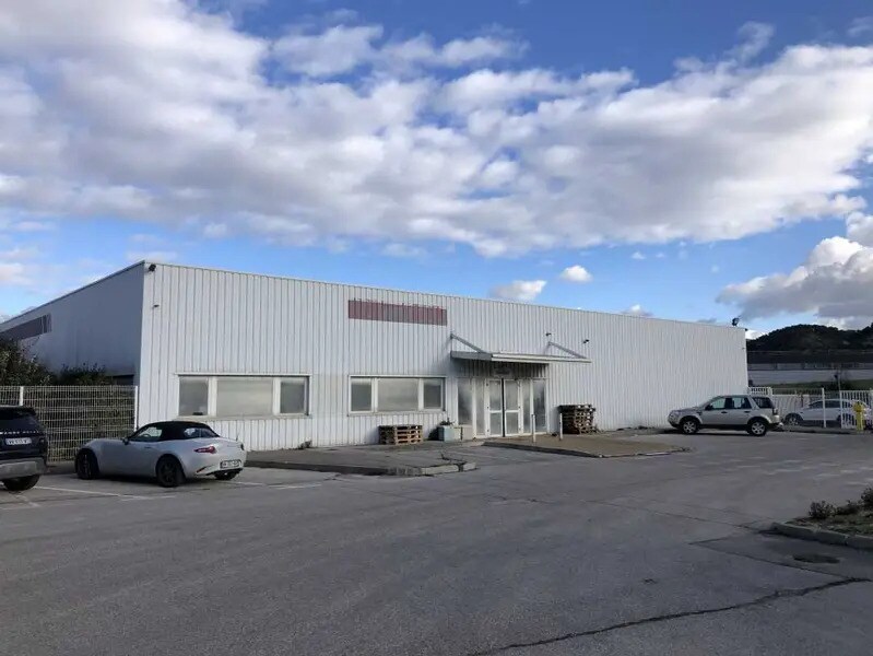 110 Avenue Des Chabauds, Bouc-Bel-Air à louer Photo de l’immeuble– Image 1 sur 7