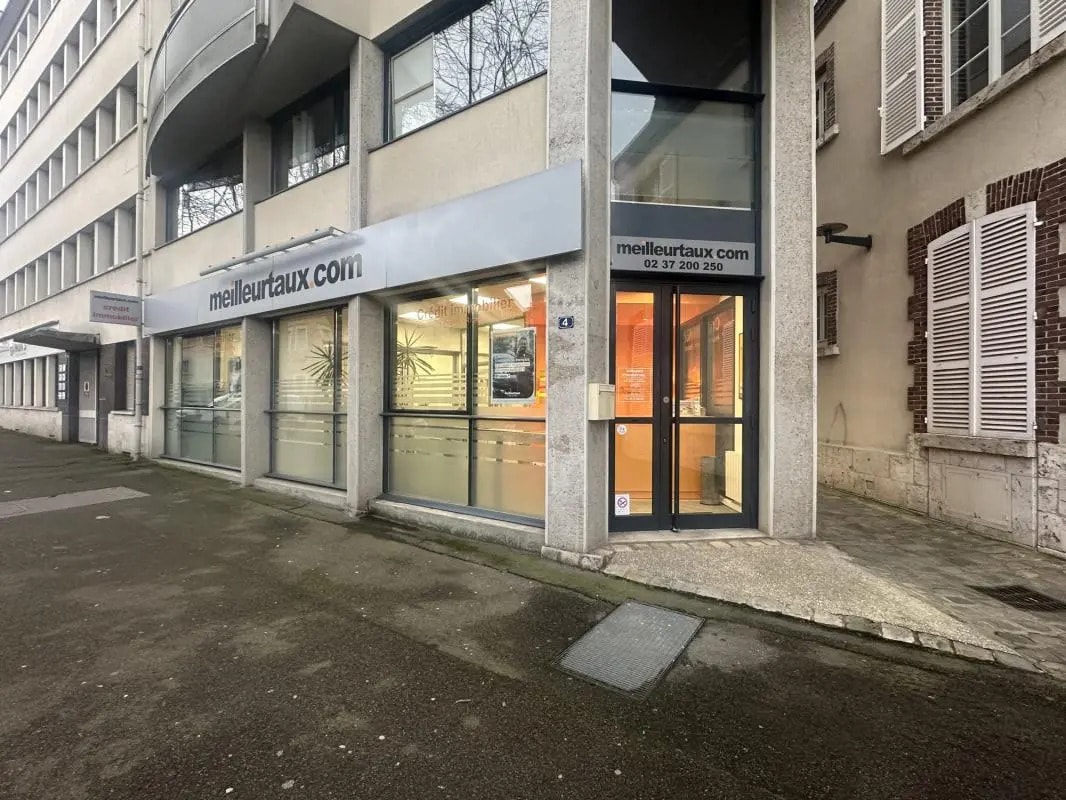 Local commercial dans Chartres à louer Photo de l’immeuble– Image 1 sur 14