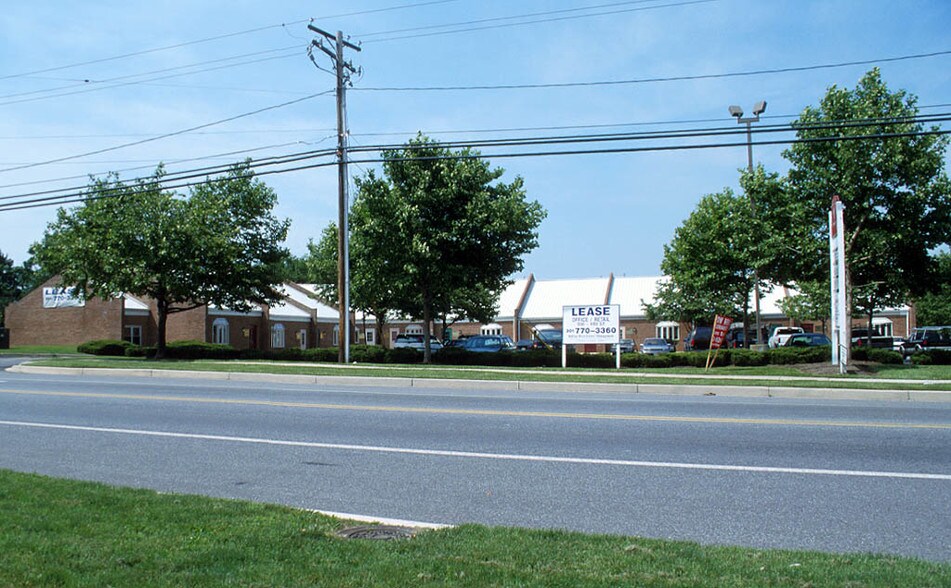 700-704 Nursery Rd, Linthicum, MD à louer - Photo de l’immeuble – Image 2 sur 3