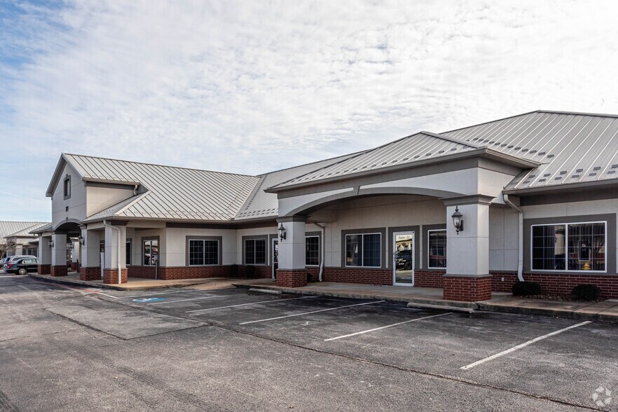 307 SW 18th St, Bentonville, AR à louer - Photo de l’immeuble – Image 3 sur 4