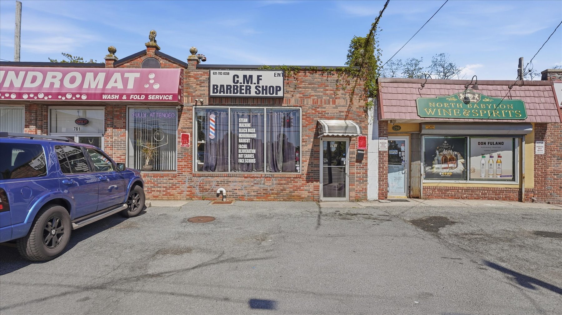 761 Deer Park Ave, North Babylon, NY à louer Photo principale– Image 1 sur 10