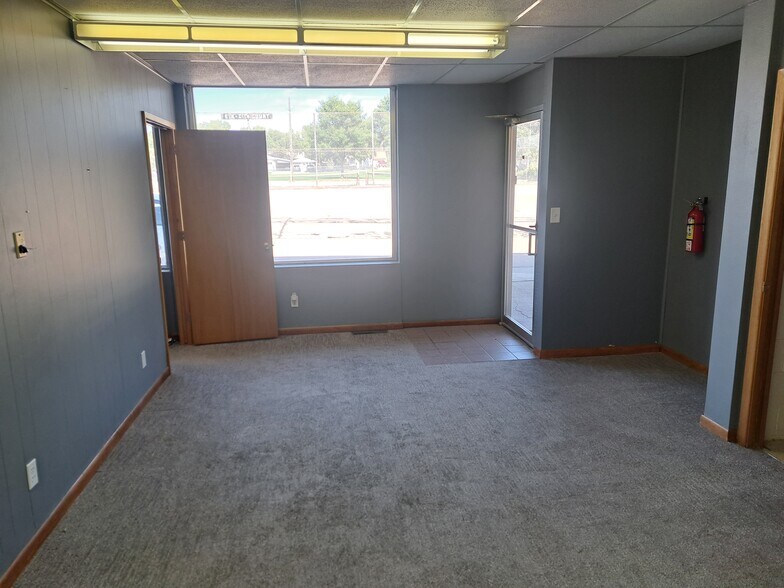 411 W 5th St, McCook, NE à louer - Photo de l’immeuble – Image 2 sur 28