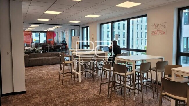 Plus de détails pour Bureau à louer