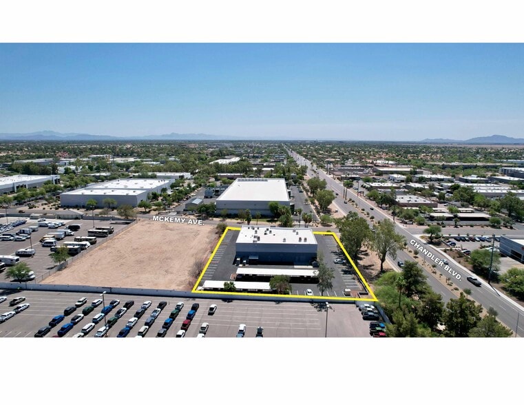 220 N McKemy Blvd, Chandler, AZ à louer - Photo de l’immeuble – Image 3 sur 8