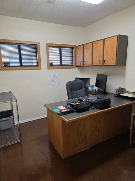 3038 E Cactus Rd, Phoenix, AZ à vendre - Photo de l’immeuble – Image 3 sur 7