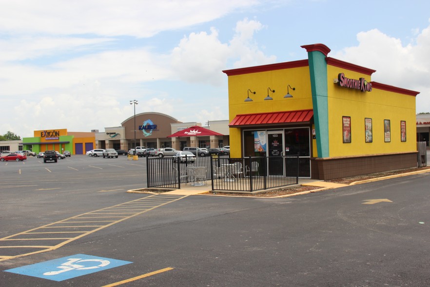 1001-1039 Nederland Ave, Nederland, TX à louer - Photo de l’immeuble – Image 2 sur 5