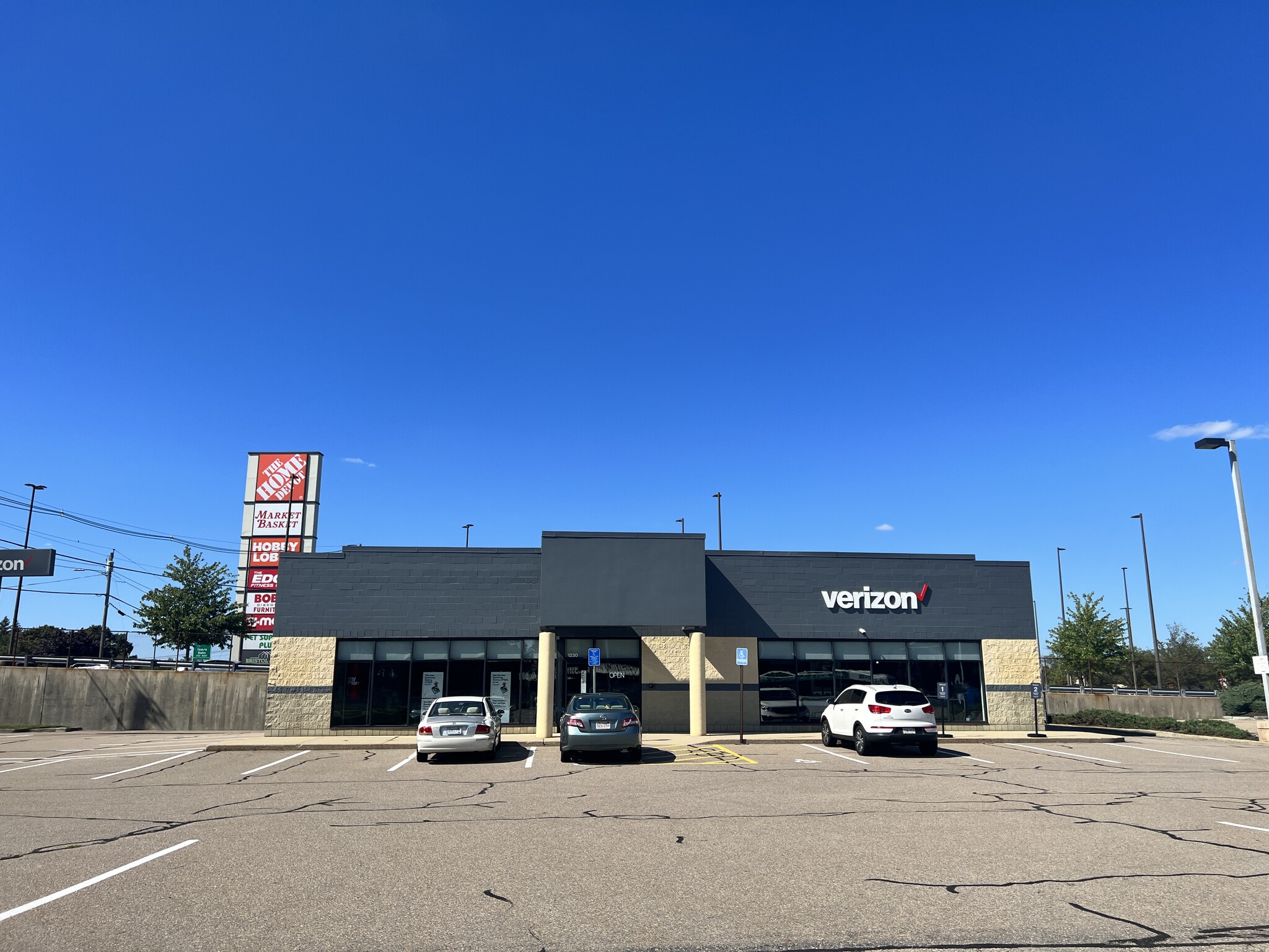 1210-1270 Newport Ave, Attleboro, MA à louer Photo de l’immeuble– Image 1 sur 2