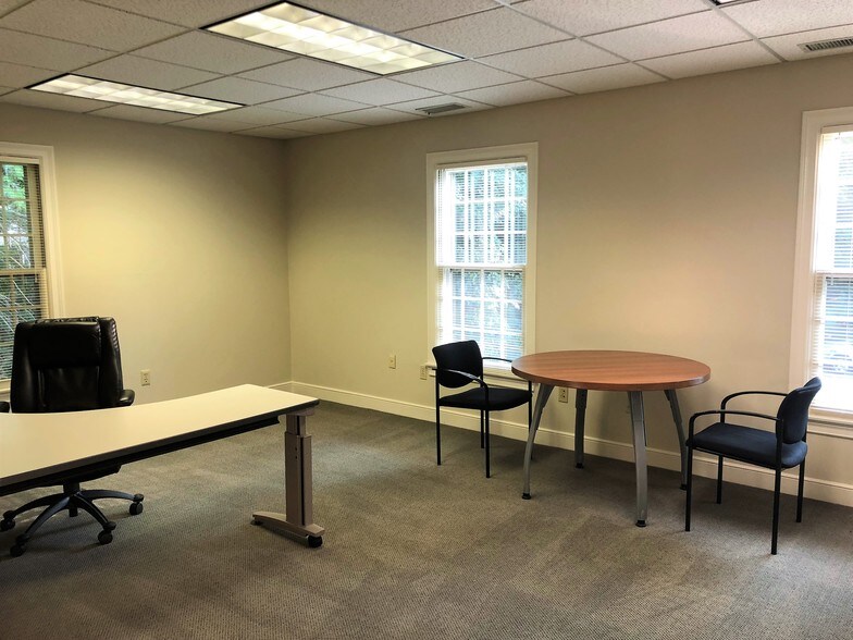 71-77 Junction Sq, Concord, MA à louer - Photo intérieure – Image 3 sur 11