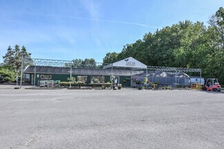 Plus de détails pour 23 Pannell Cir, Fairport, NY - Spécialisé à vendre