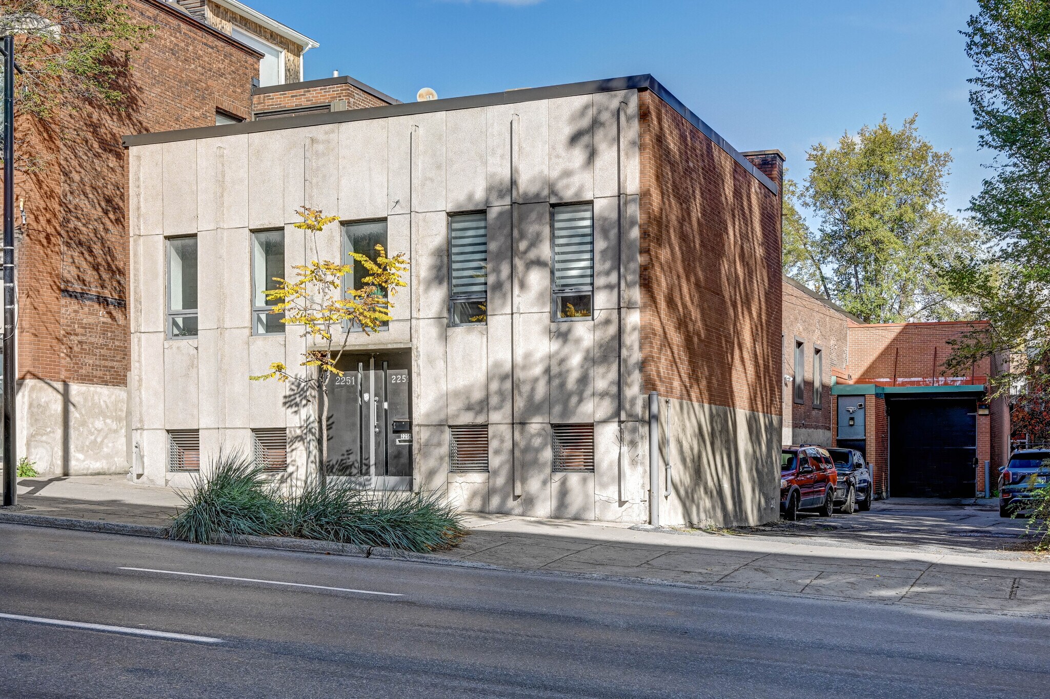 2251 Av Papineau, Montréal, QC à louer Photo de l’immeuble– Image 1 sur 17
